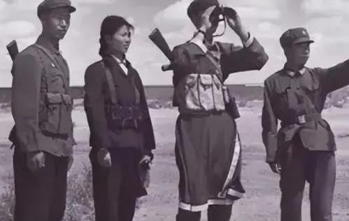 这是1950年，解放军接管被遗忘了4年的边境哨所，发现了8名国民党士兵，他们有4