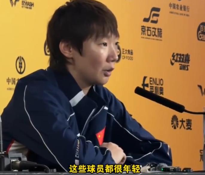 最扎心的不是输球，是赢球的人说自己快没底了。10月11日，王曼昱4比0拿下佐