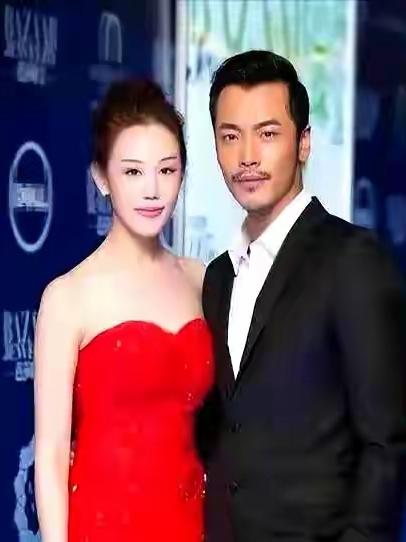 这对俊男美女，女的是演员王姬的女儿高丽雯，男的是前央视播音员薛飞的儿子薛皓文。