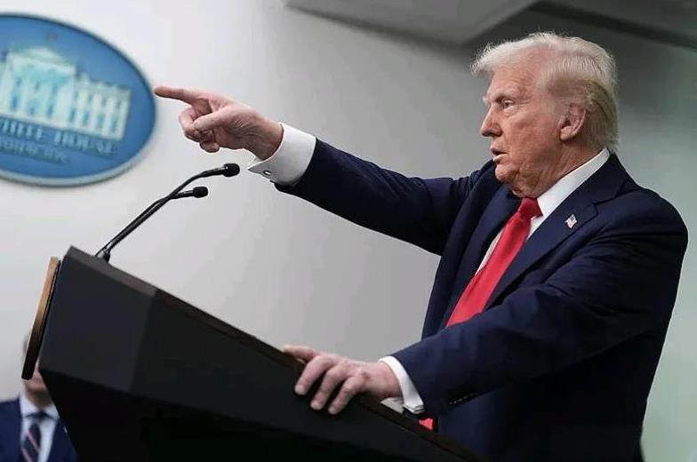 特朗普一纸命令，直接给美国重要行业领域送来严重损伤，印度莫迪成为“重要功臣”