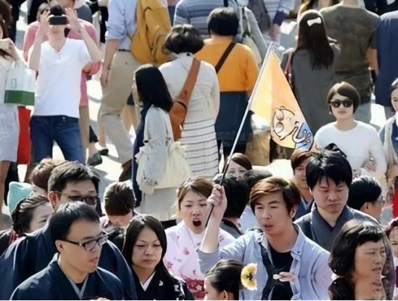 一个在日本的华人曾经说了一句意味深长的话，他的大概意思是，如今中国如果和日本开战