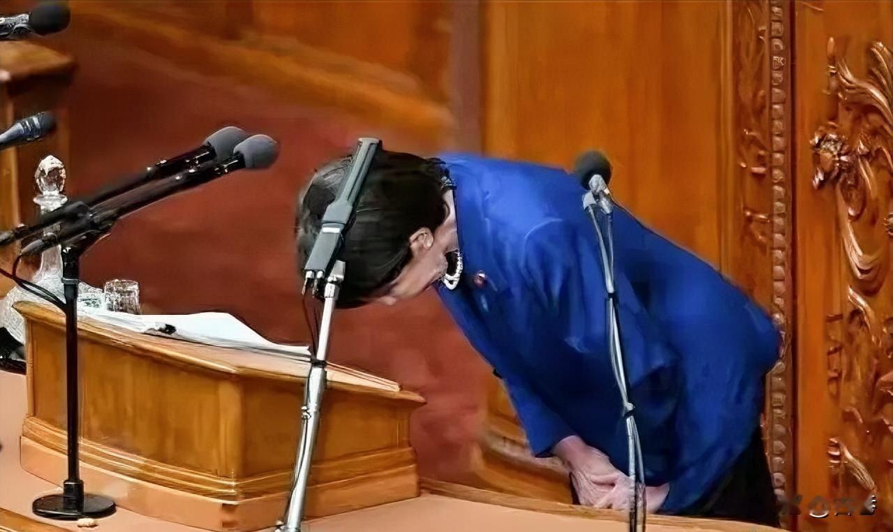 报应来了！高市早苗拜鬼后许下的新年愿望，渴望中日关系得以扭转，结果就等来了禁