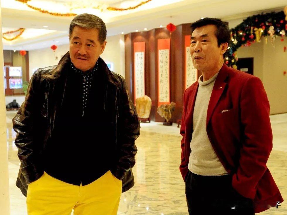 “何庆魁喊话赵本山：你总说有困难吱声，但我真没脸跟你再要50万”，刚刚，看到一位