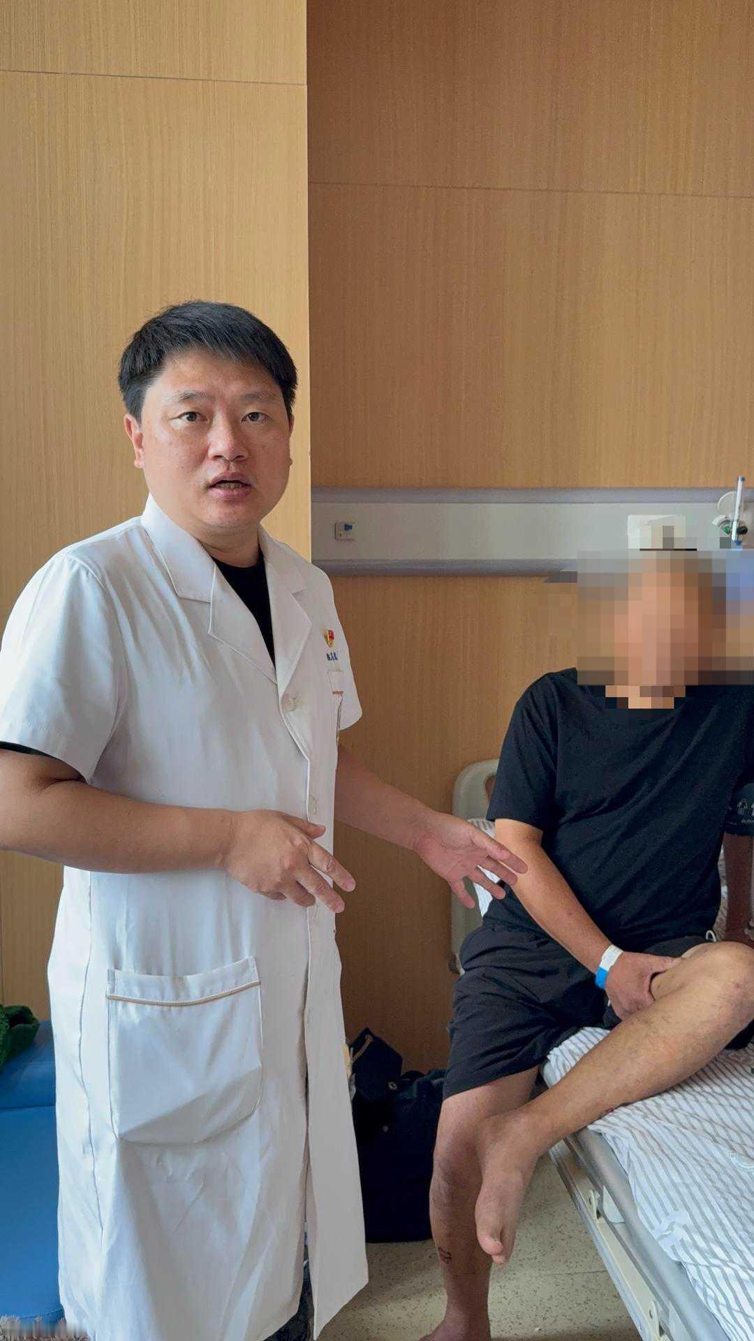 长假自驾怎么玩都好，别让身体先掉链子！成都56岁的张强国庆刚结束，就在医院里“躺