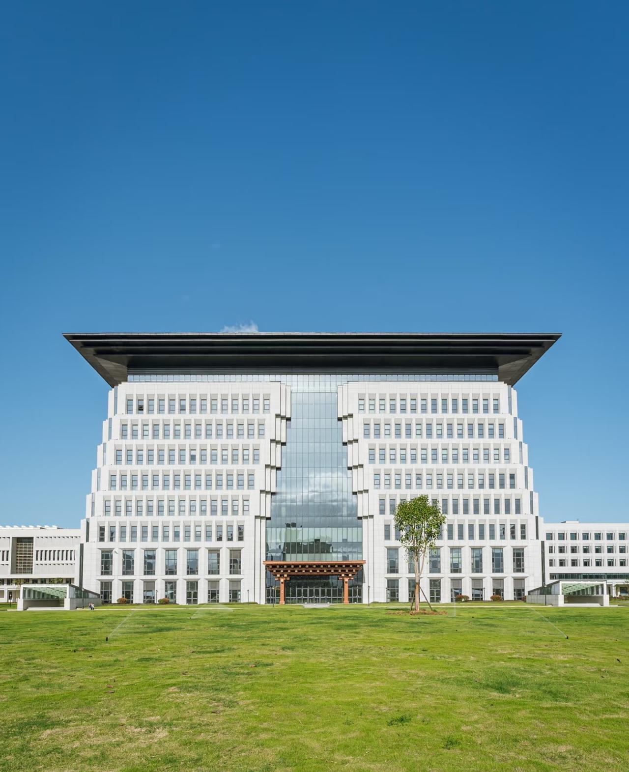 企业家办的学校，看看都有谁：1、福耀科技大学——曹德旺2、东方理工大学—