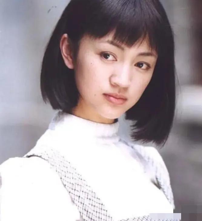 2010年，罗海琼和华谊副总裁费麒结婚。婚礼上费麒突然抢过司仪的话筒，大家以为他