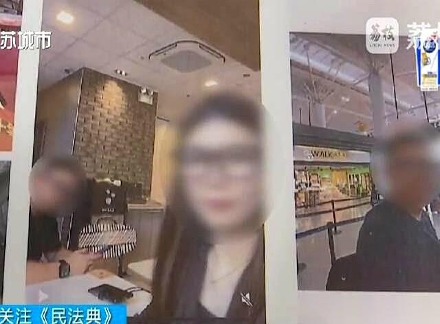 江苏常州一个案子，有份媒体报道讲了经过。手机屏幕亮着，一个女人划着短视频的手，
