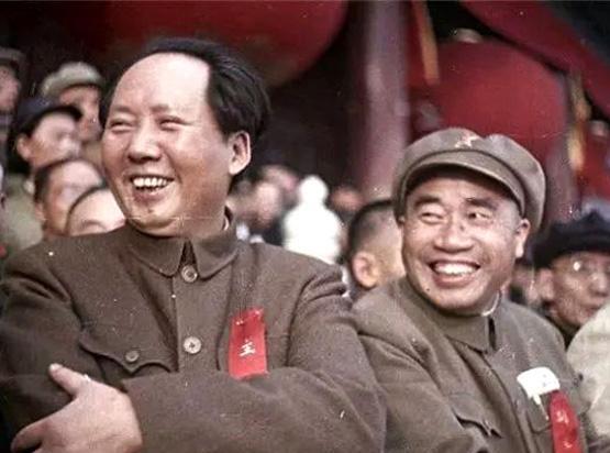 朱老总曾经对身边的工作人员说：“我一生跟过三个领袖，一个是蔡锷，一个是孙中山，一