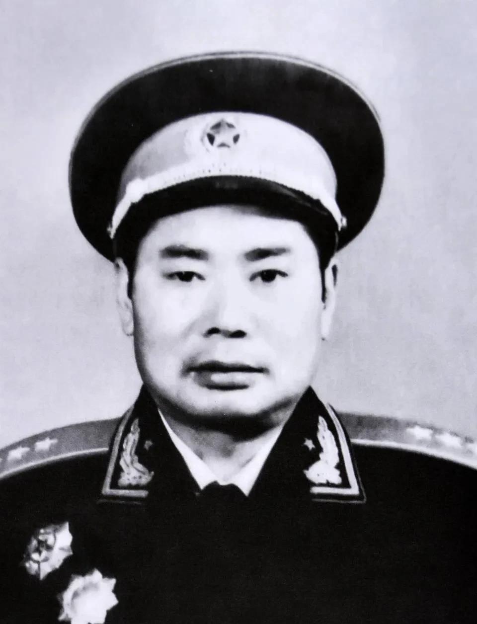“杨罗耿”兵团有多猛？毛主席亲自指挥，走出一名大将两名上将... 杨罗耿兵团