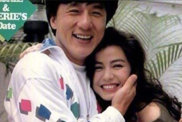 1982年，成龙和林凤娇隐婚，不久生下儿子，第二年，成龙对钟楚红一见钟情，为了追