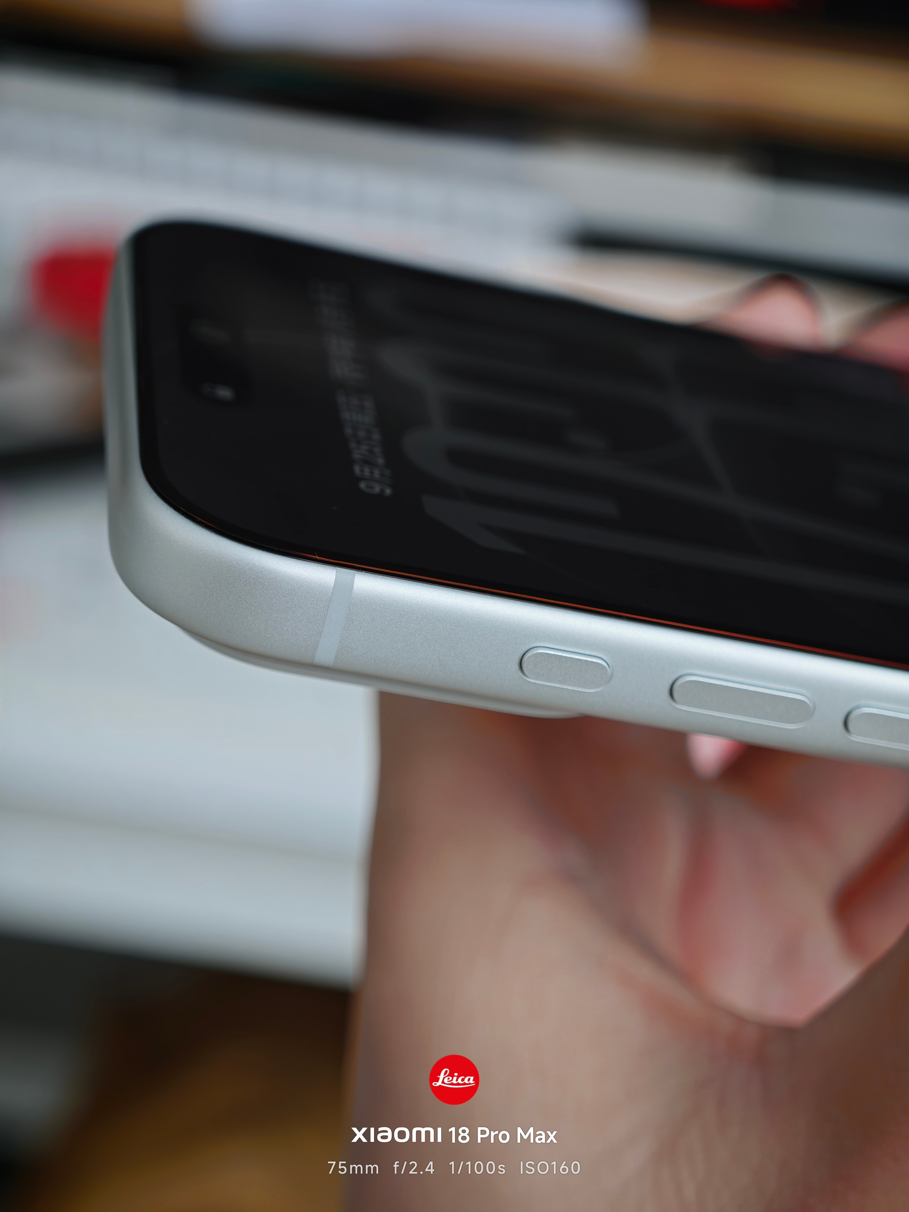 iPhone18promax这次我选了AR很离谱贴了和没贴一样除了有点