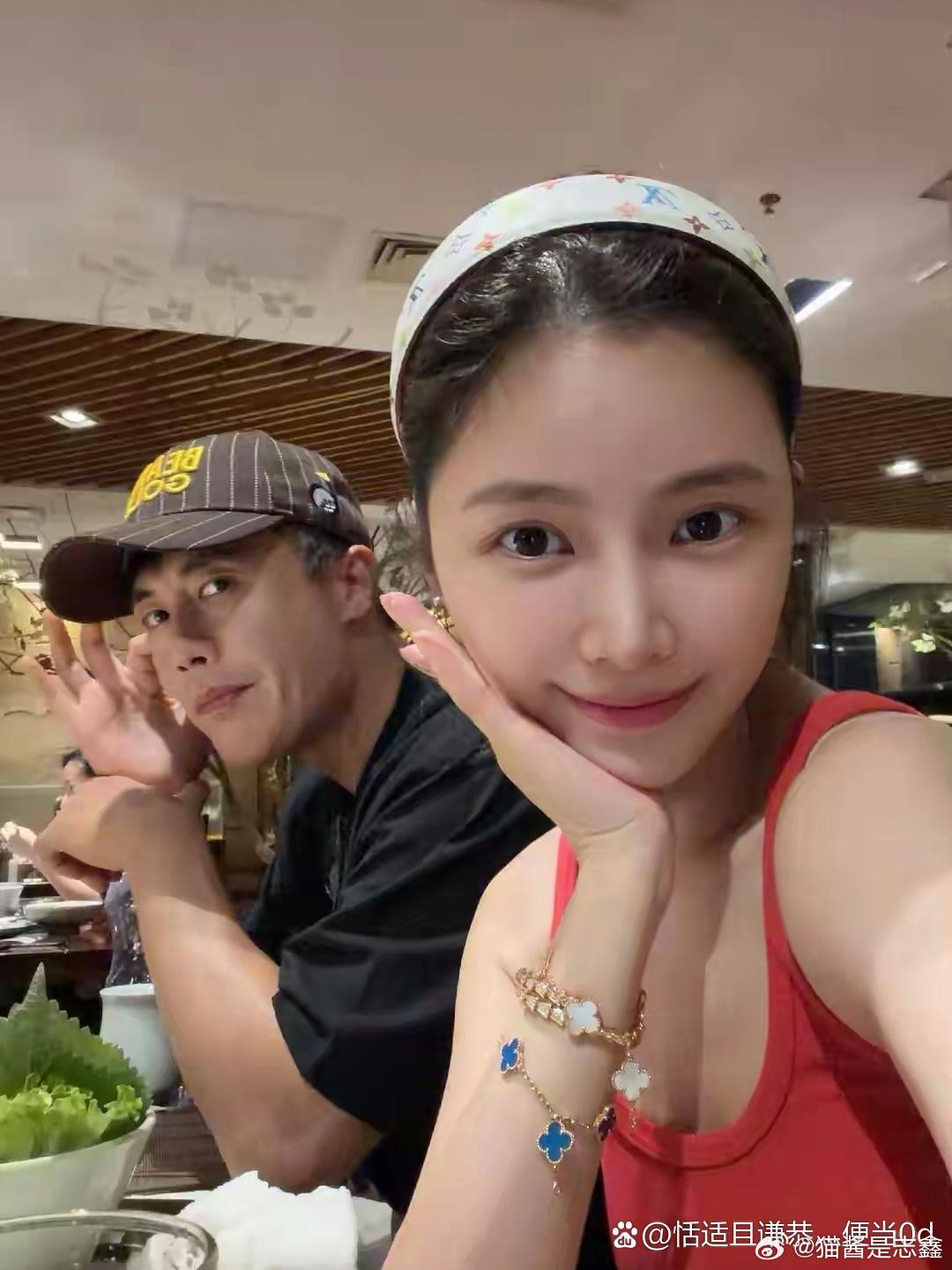 杜淳带老婆王灿去吃增肥餐，这也太幸福了吧！