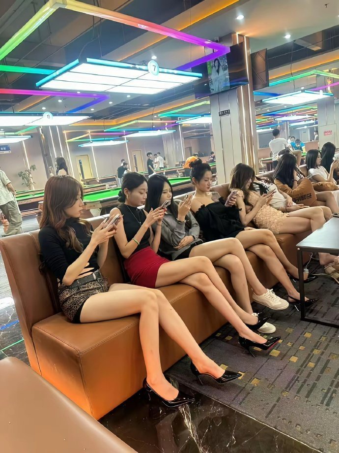 某地台球厅，这咋回事？