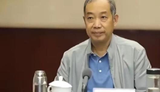 马伟明猜中了，百亿核航母变成烂尾工程，军方给出最后的期限，中国教授竟然预言了美国