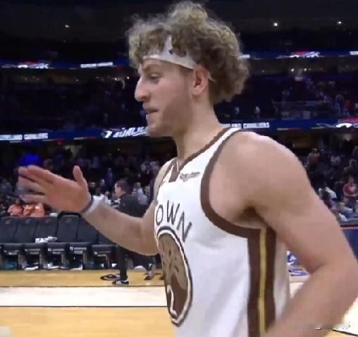 波杰谈勇士赢球：“库里没打。”“巴特勒没打。”“追梦格林也没打。”