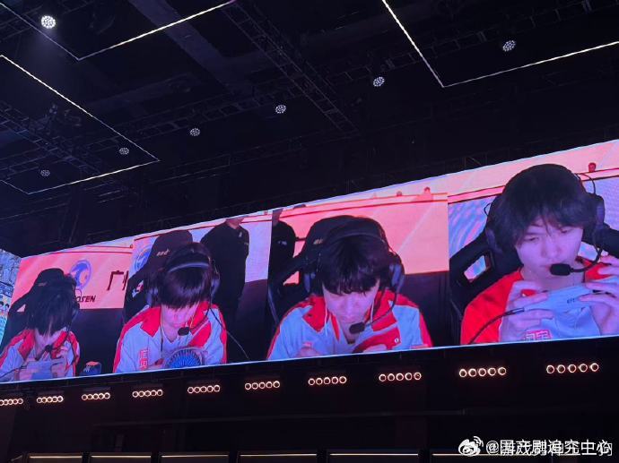 AG五周四冠电子竞技充满了未知和挑战😮，AG在拿到三连周冠之后没有被光环困住，