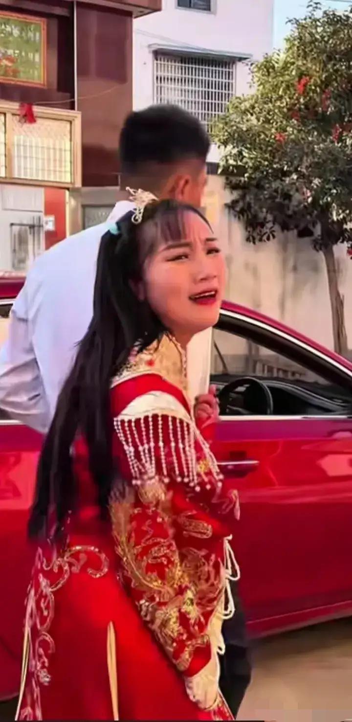 也是无语啦！新郎不懂感恩和人情世故！退婚，新娘结婚当日，临走时要求新郎陪自求跪