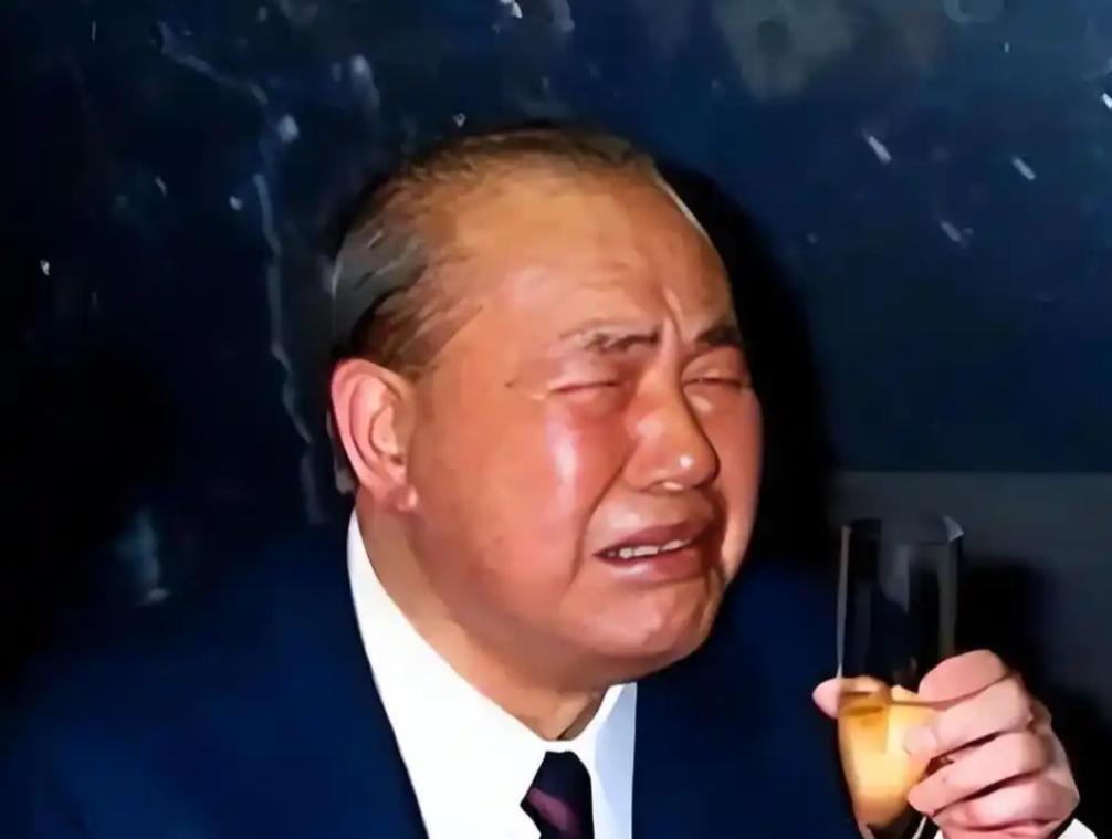 时代彻底变天，跪美利己的日本政客葬送国运，为何日本再也出不了赌命救国的田中角荣？