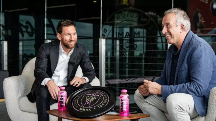 梅西专访: 我本期待整个生涯都在巴萨度过 没料到阿尔巴退役