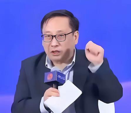 高志凯站出来说话了。直直地捅破了一层很多人不愿碰的窗户纸——那些八十年前的旧档案