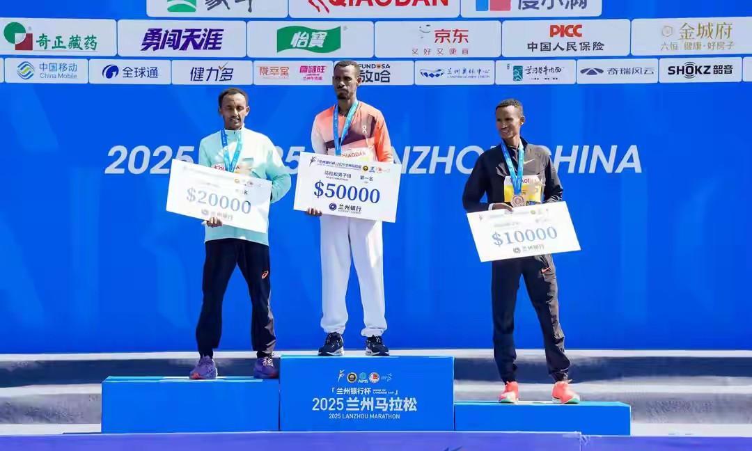 兰州马拉松赛一直都很有魅力。2025年的更是如此，预报名人数达31.14万创历史