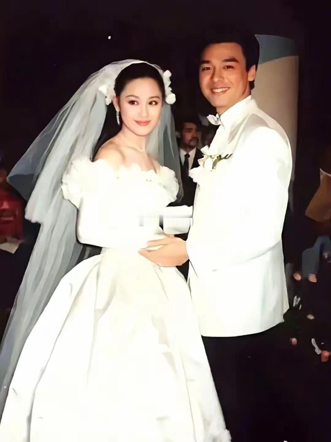 生性高傲的狮子座，原本就是个桀骜不驯的人，总把自己放在很高的位置上，站在金字塔顶