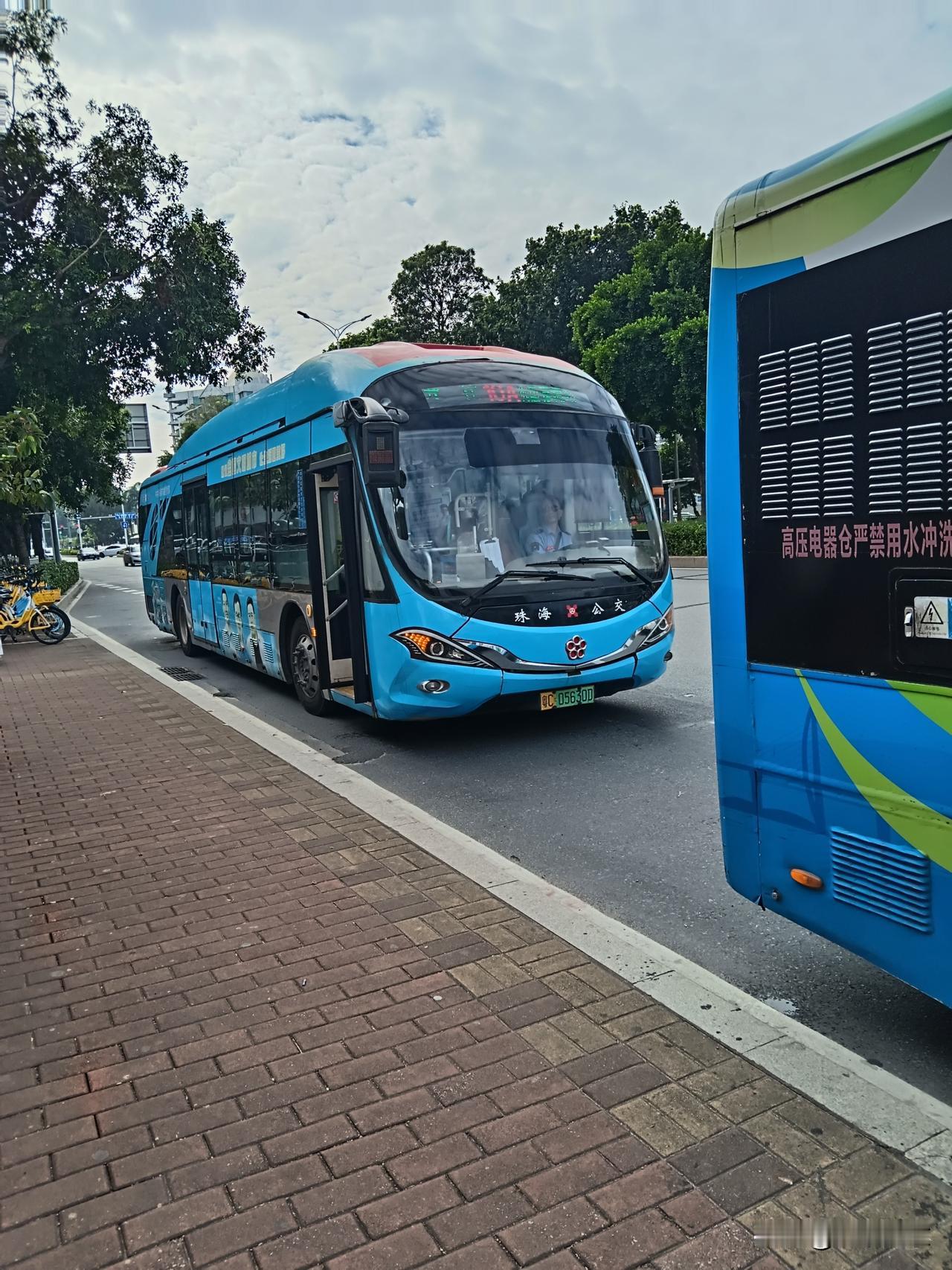 有没有发现，珠海市的公交做得挺不错的。除了广州和深圳，在广东的其他城市里，珠海的