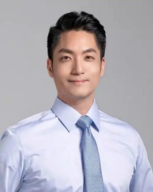 就在刚刚，台北市长蒋万安发表声明4月13号，台北市长蒋万安站出来说话了。这次