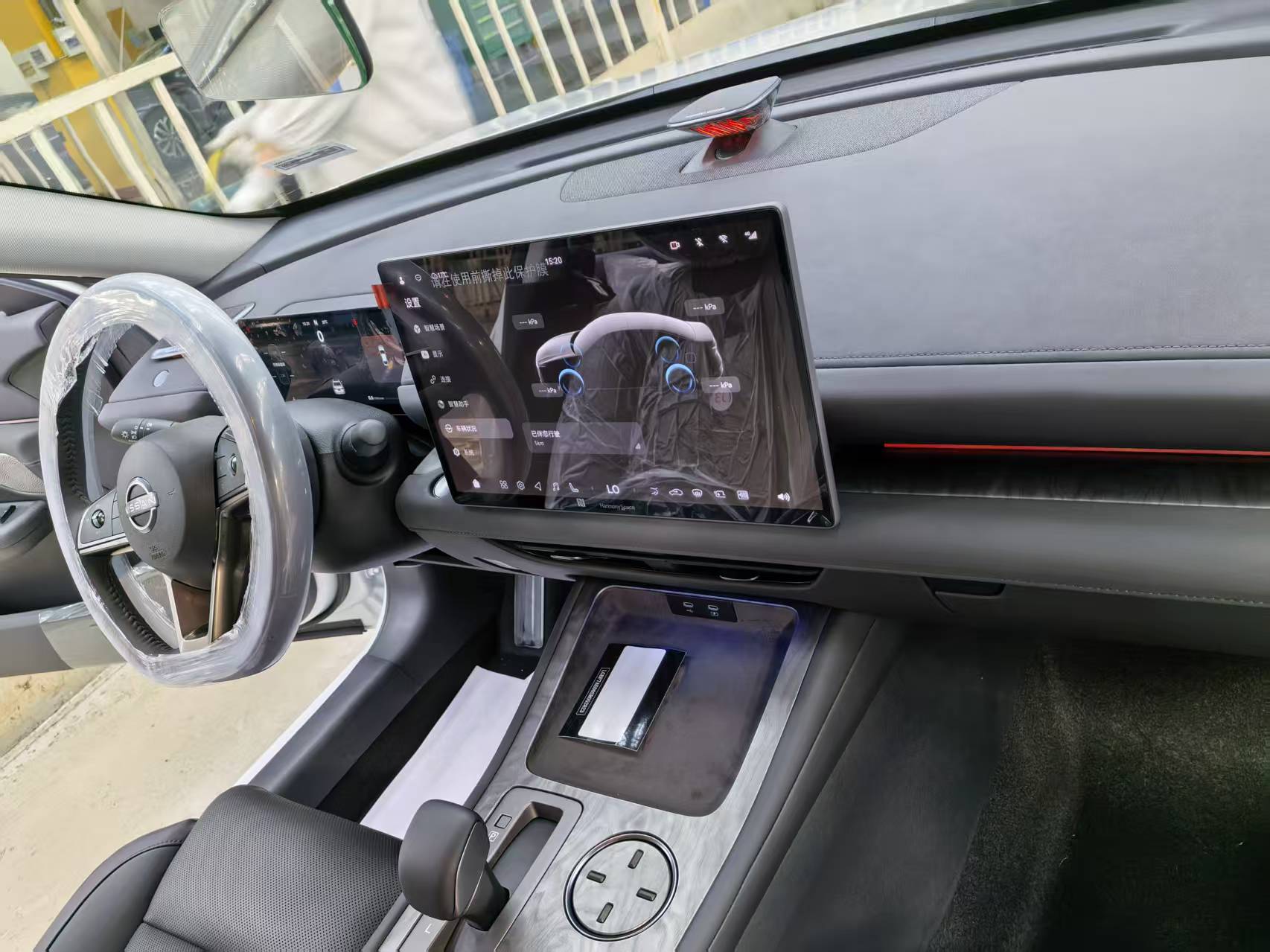 2026年全球首个鸿蒙座舱燃油车—天籁•鸿蒙座舱已经得到多个群体的喜欢和选择，它