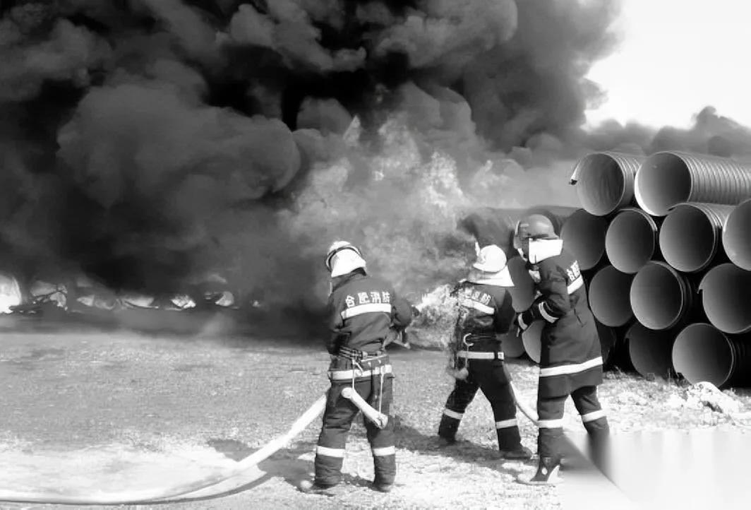 河南这事，太让人心寒。老实人救火保2千万，求赔件衣服都被拒？好多人骂