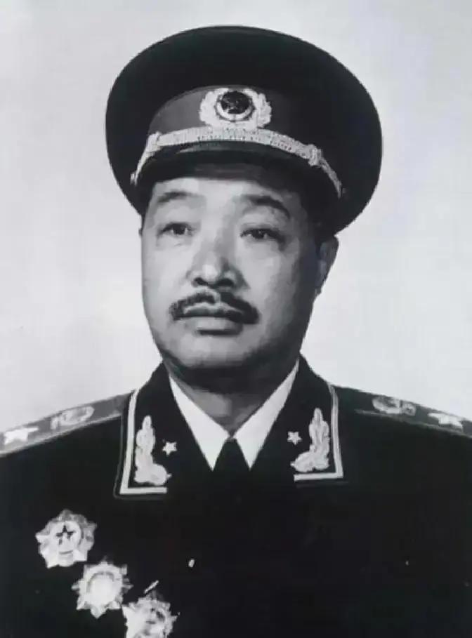 1956年，贺龙作为中国特使访问巴基斯坦，总统邀请他打猎，结果总统打了40多只，贺龙打得很一般，毛主