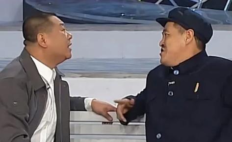 有一次，赵本山领着范伟商演，七场42万，分给范伟7000，高秀敏看不下去了：“哥