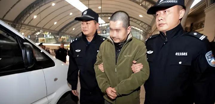 万万没想到，中国抓捕的大量间谍，本以为被过洗脑，结果几乎都是主动投靠，更可怕的是