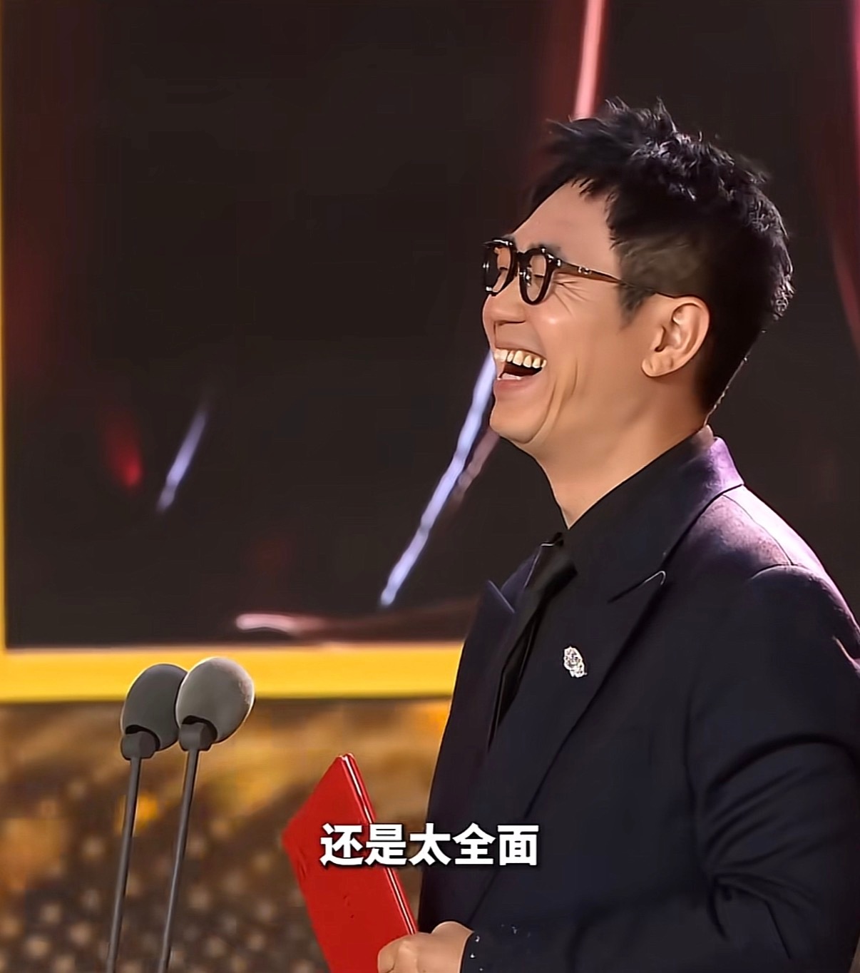 以前就觉得这人不简单，在短剧还不流行的时候，短剧就能拉这么多明星参与，大鹏贵人真