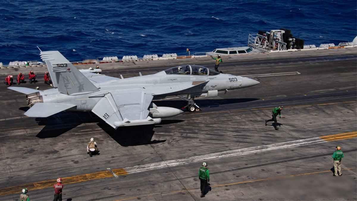 运-20飞伊朗？别急着下结论，美军航母在憋大招，中方其实没动静网上流传中国派