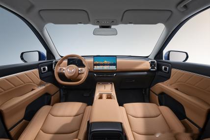 6万元也能买硬派越野了！日前，五菱星光560正式亮相。新车推出了四款车型配置，三