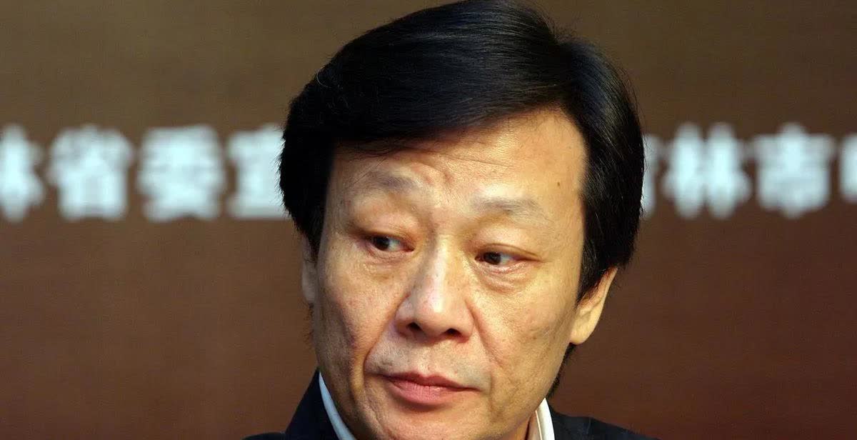 谁能想到，曾享“双妻”人生的寇世勋，晚年竟被命运狠狠敲打。年轻时他让原配崔瑶琪与