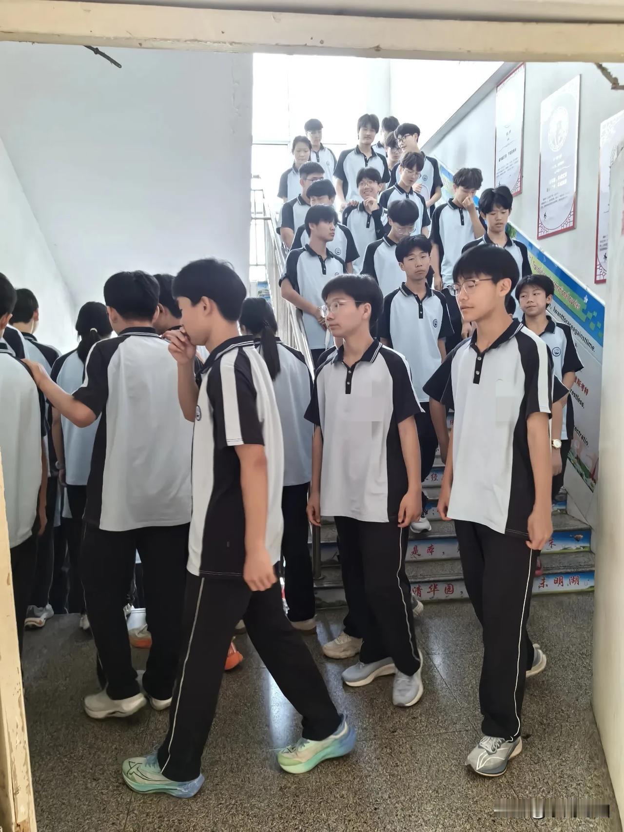 高中到了高中，孩子成绩差时，家长首先想到的便是给孩子补课。但许多家长并不知道，