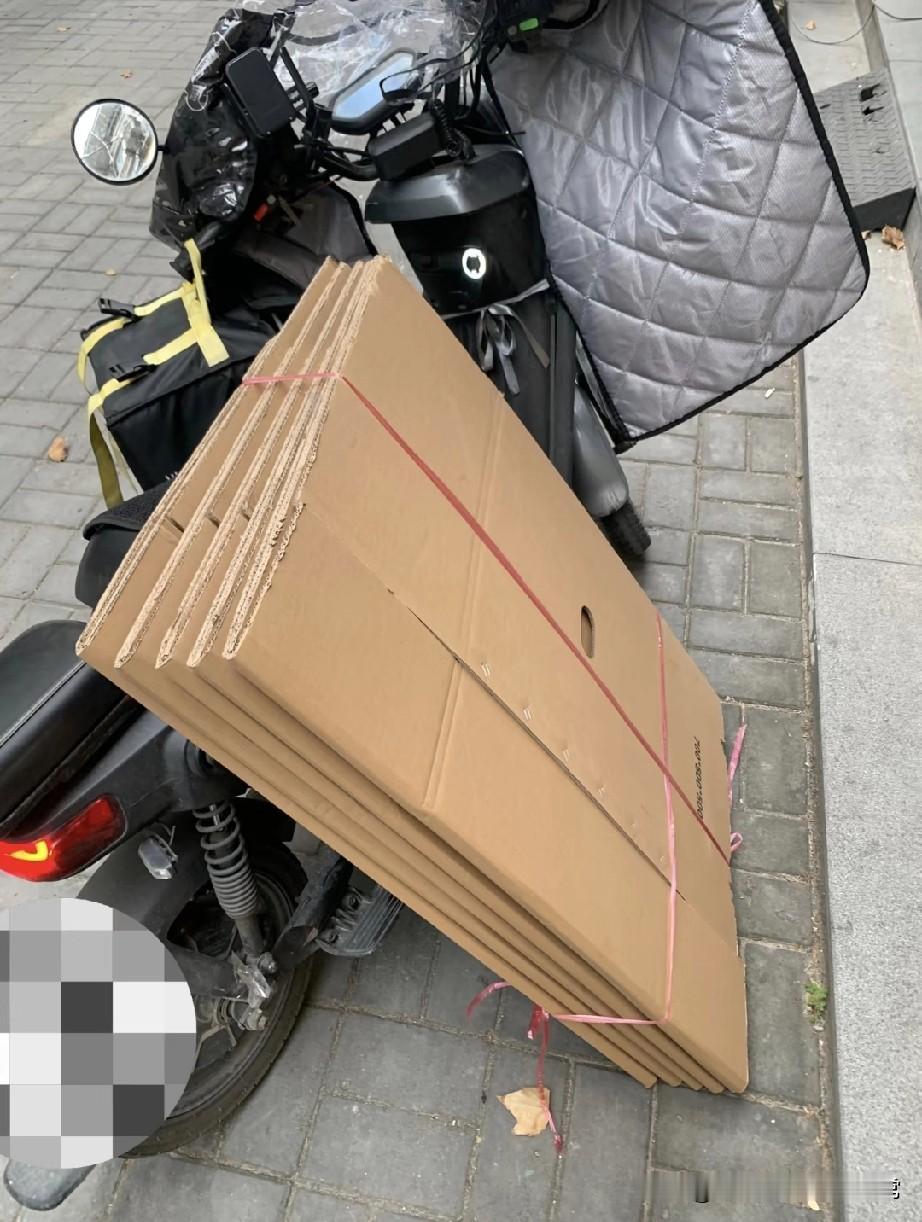 众包抢了个大单，看到货我腿都软了下午风刮得能掀头盔，众包刚收工，刷到个返程