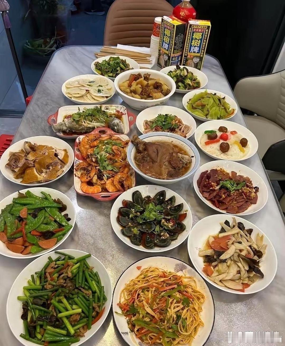 假如两家同时请你吃饭，你会去哪家？​​​