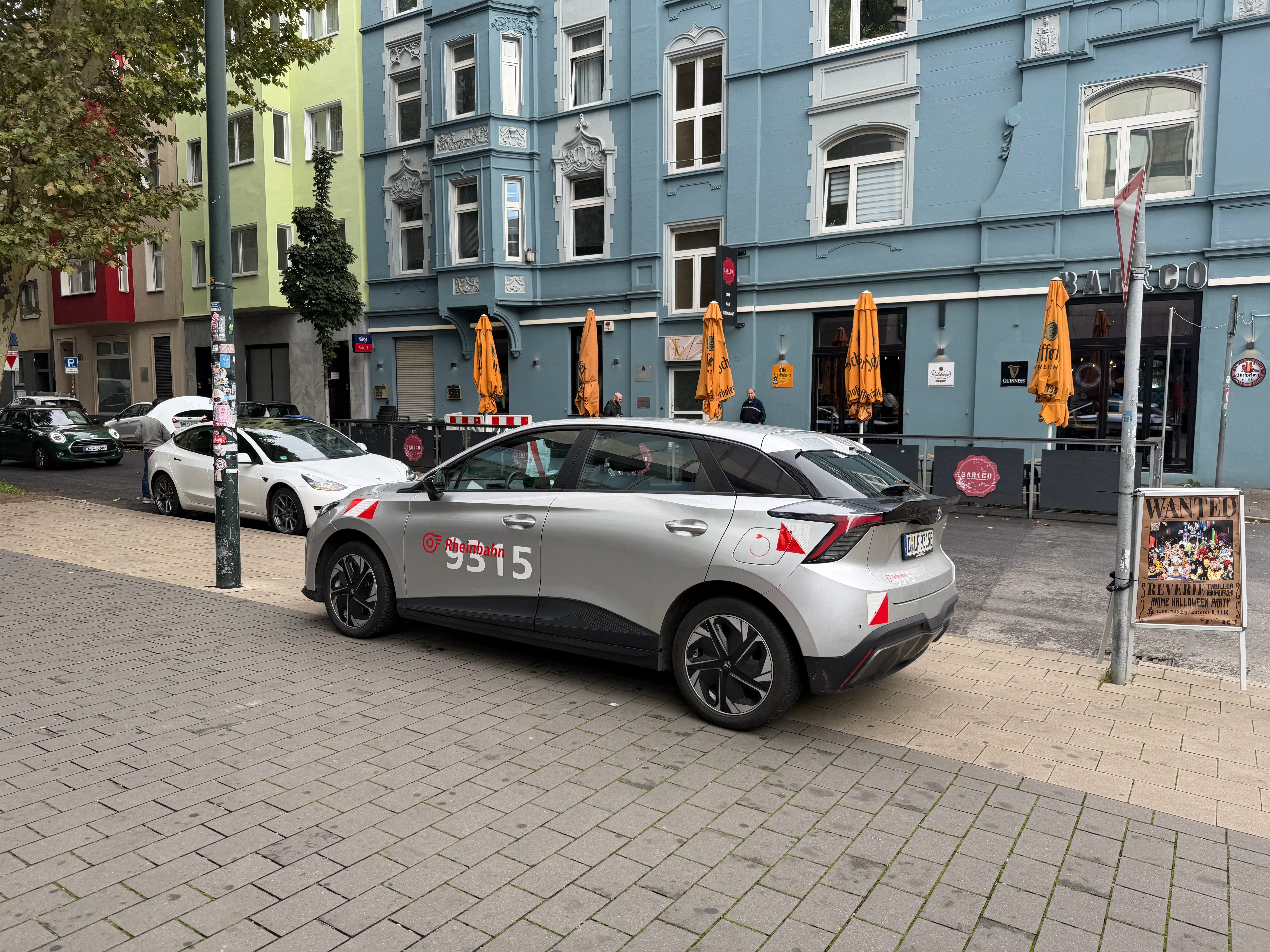连续三天碰到这台MG4，这里公共设备公司的公车[捂脸哭]​​​