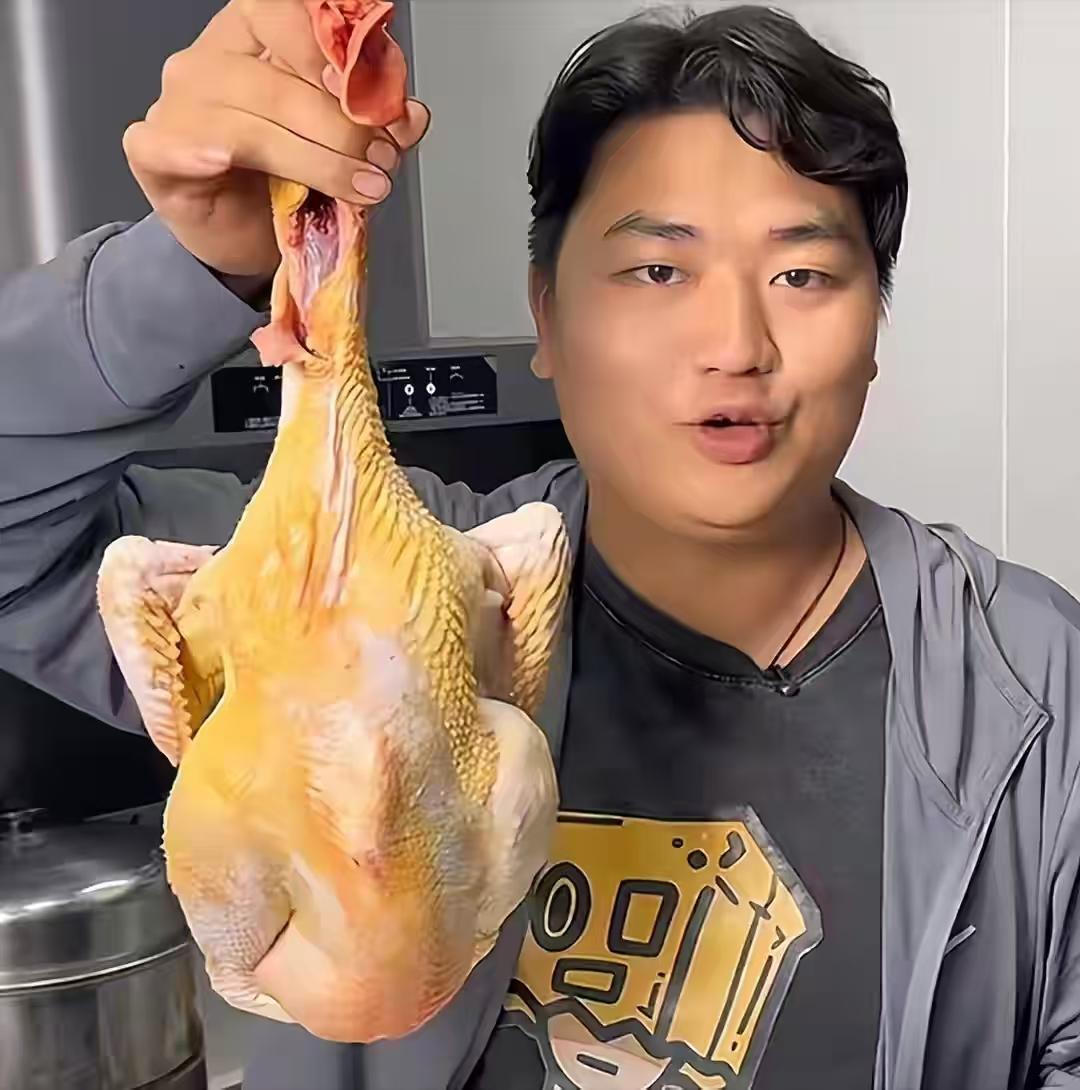 以前听说过一个故事，不知是不是真的？说是那些品酒师品尝的82年的拉菲，很多都是