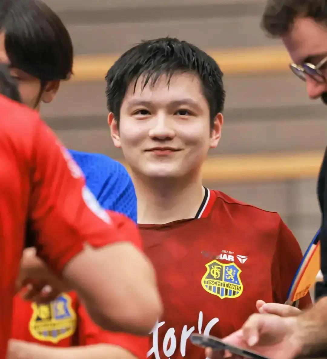 樊振东的“优先通行证”：伦敦世乒赛的团体赛“必选项”与日本队的3人轮战挑战