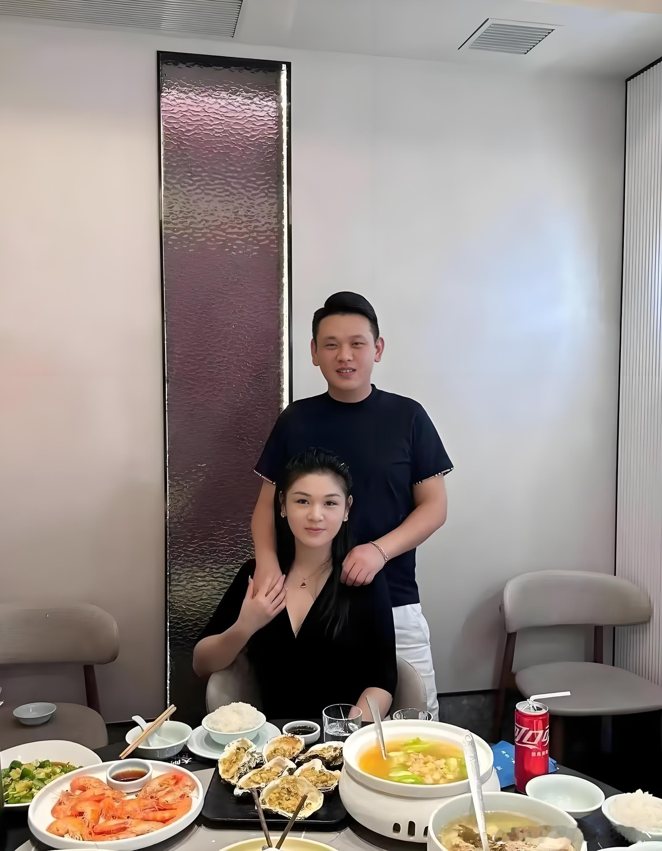 事实证明！美女嫁的不一定是帅哥。