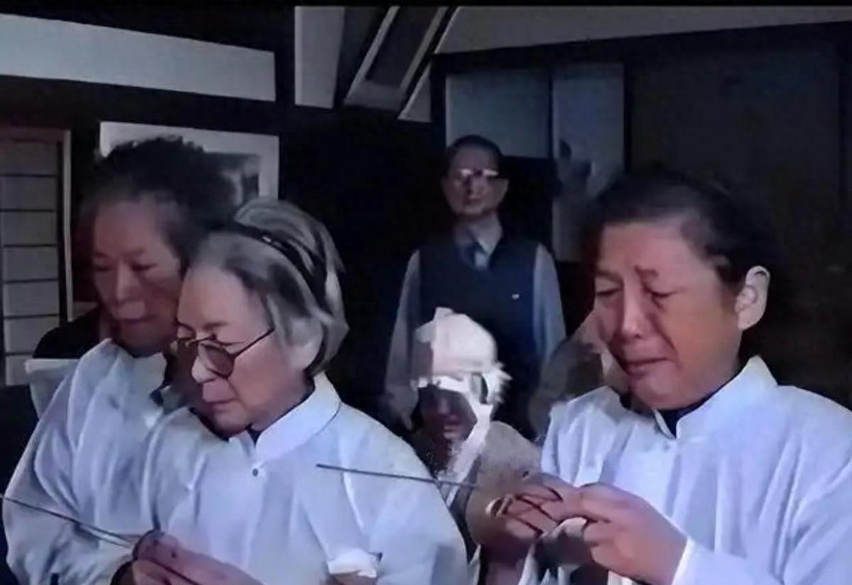 1990年孙立人去世葬礼上，两位前后任妻子罕见同框留影，见者无不动容！1956