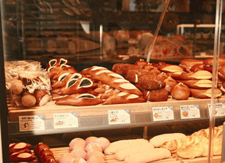 我本以为“石头先生的烤炉”又是一个短命的网红面包店，结果一看：人家11年磨一剑，