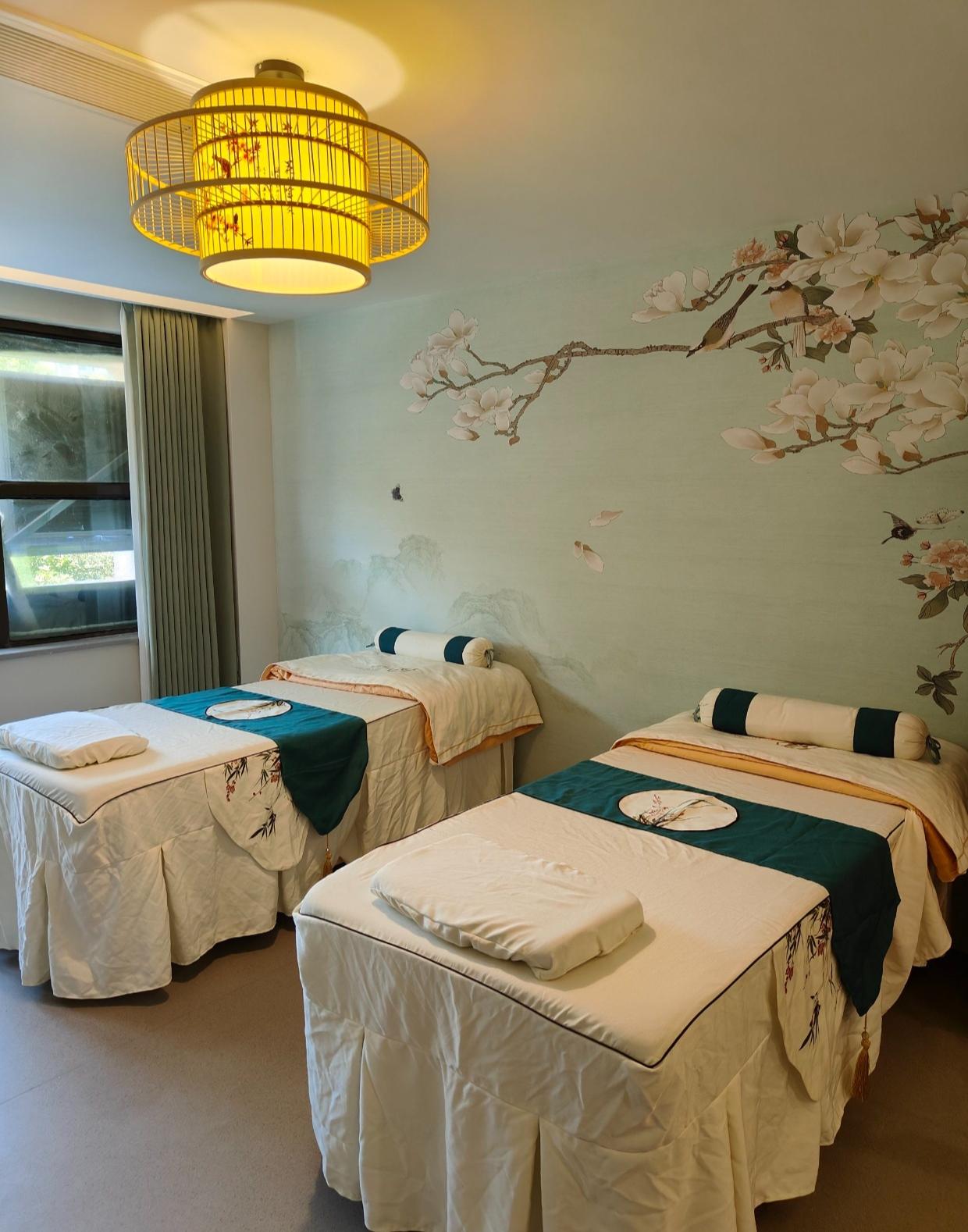 近期江西省九江市修水县一家养生馆摊上事了，一男子在养生馆理疗突然死亡。下面说说事