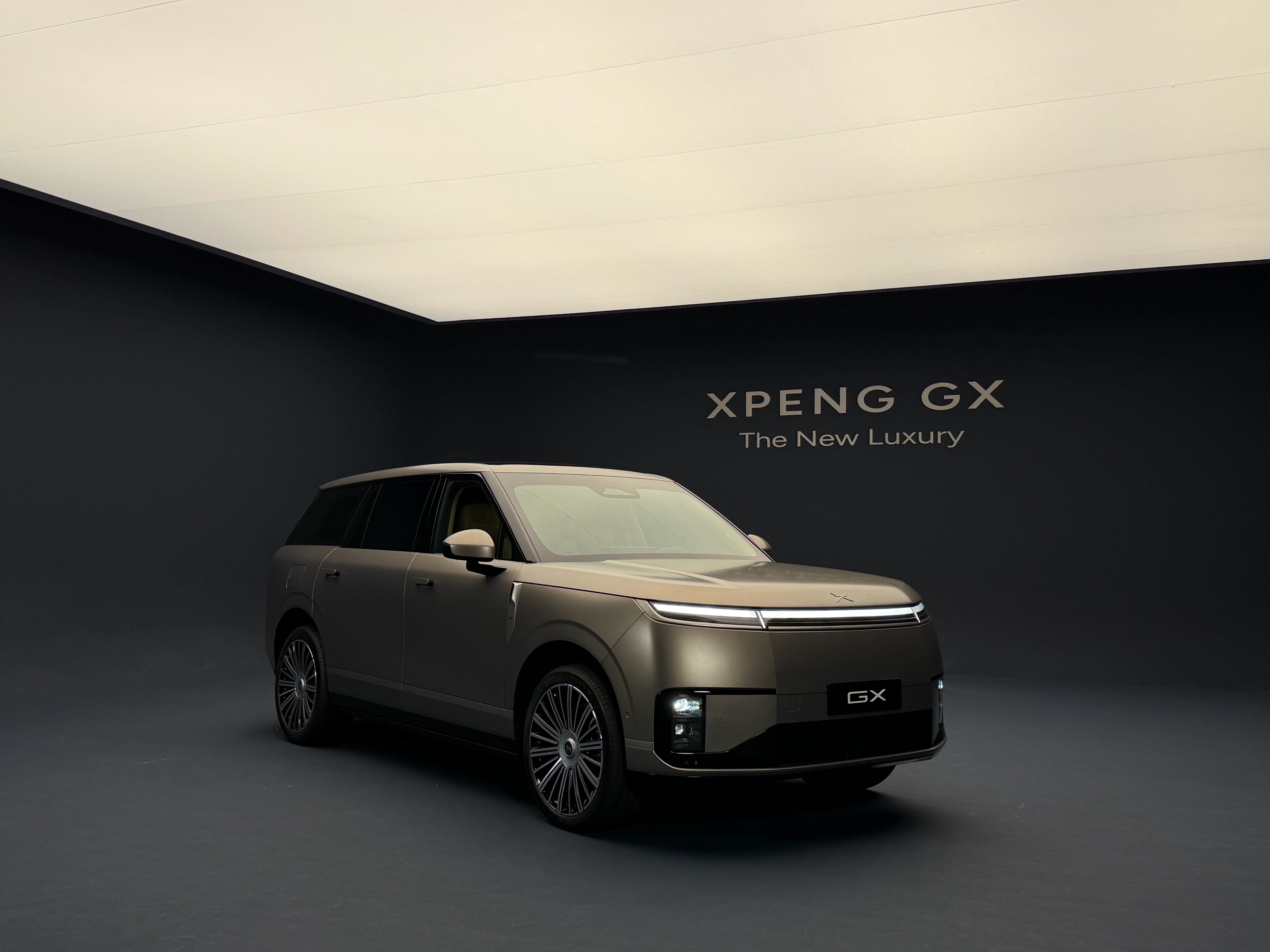 小鹏GX外观看着真有劲儿～尤其是侧面真的平小鹏GX技术发布会定档4月15日