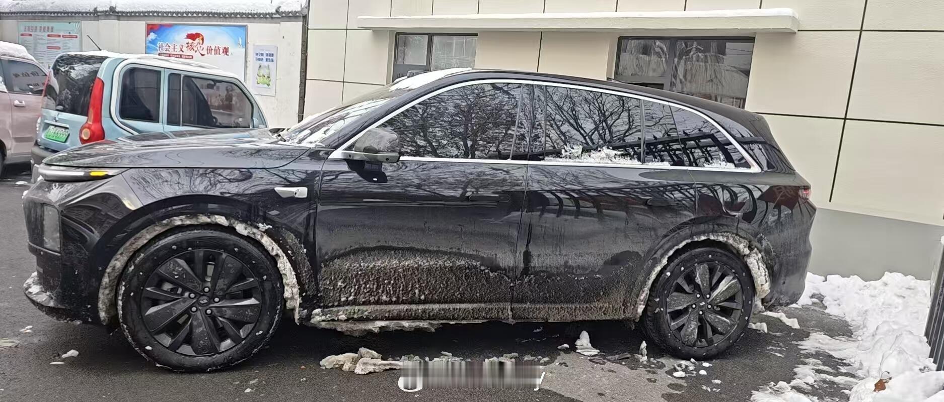 原来北方雪天出门一趟，轮拱就会变成这样？理想L7新能源汽车﻿
