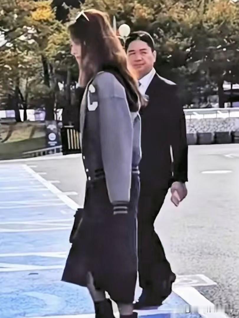 近几天因为刘强东夫妇出席国际会议，频繁的出现在大家面前，成为了热议的焦点。两个